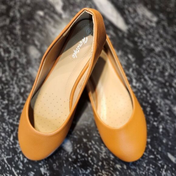 BRAND NEW HERSTYLE SLIP-ON WOMEN"S BALLET FLAT SHOE - Picture 2 of 15